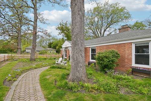 14 E Woodland, Lake Bluff, IL 60044