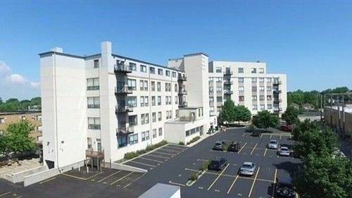 2451 W Howard Unit 503, Chicago, IL 60645