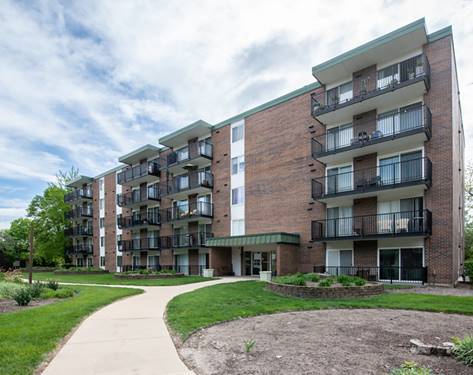 5S040 Pebblewood Unit W503, Naperville, IL 60563