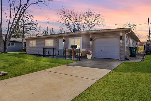 617 Tanglewood, Streamwood, IL 60107
