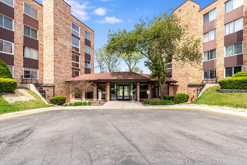 502 W Huntington Commons Unit 136, Mount Prospect, IL 60056