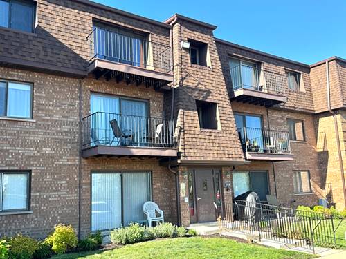 608 Cobblestone Unit E, Glenview, IL 60025