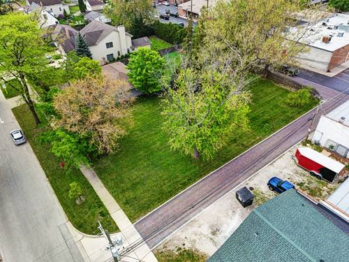 260 N Linden, Westmont, IL 60559