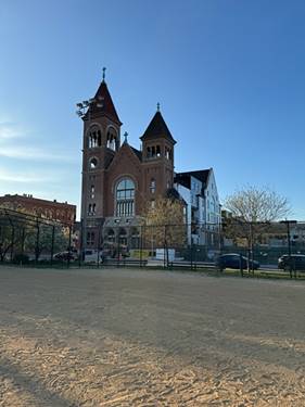 1356 W Chestnut Unit 203, Chicago, IL 60642