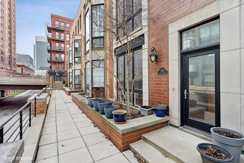 641 W Wayman Unit A, Chicago, IL 60661