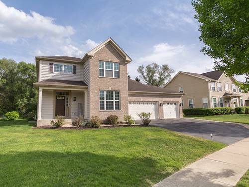 879 Oak Ridge, Elgin, IL 60120