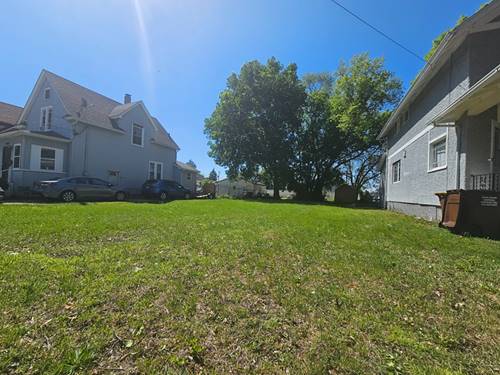 1607 13th, Rockford, IL 61104