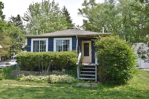 717 Carlisle, Batavia, IL 60510