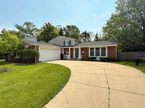 1807 S Surrey Ridge, Arlington Heights, IL 60005