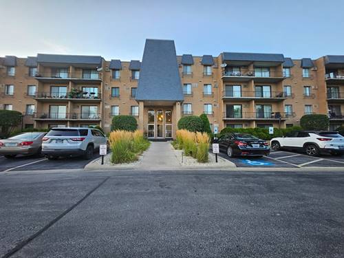 931 W Arquilla Unit 415, Glenwood, IL 60425
