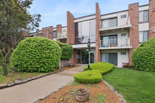 300 W Fullerton Unit 108, Addison, IL 60101