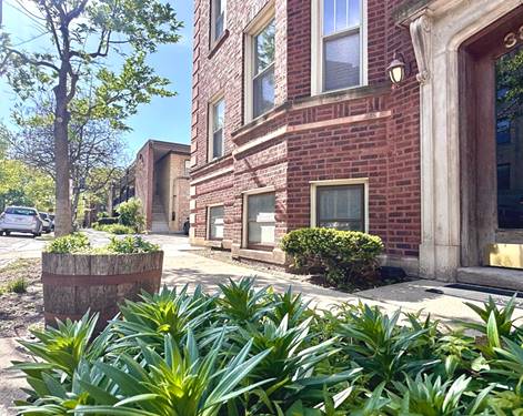 38 Harrison Unit 2, Oak Park, IL 60304