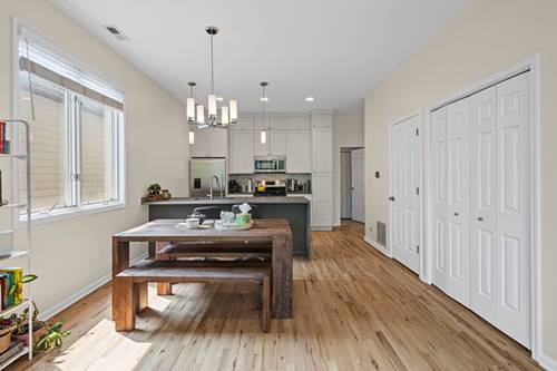 1433 W Belle Plaine Unit 2E, Chicago, IL 60613