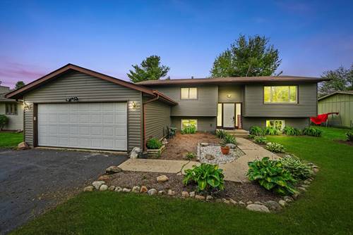 9619 Woods, Hebron, IL 60034
