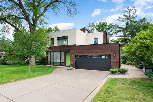 920 Appletree, Deerfield, IL 60015