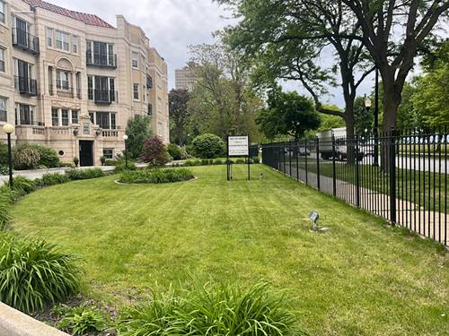 6832 S South Shore Unit 1, Chicago, IL 60649
