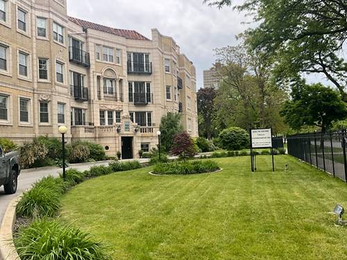 6832 S South Shore Unit 1, Chicago, IL 60649