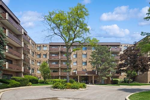 720 Wellington Unit 206, Elk Grove Village, IL 60007