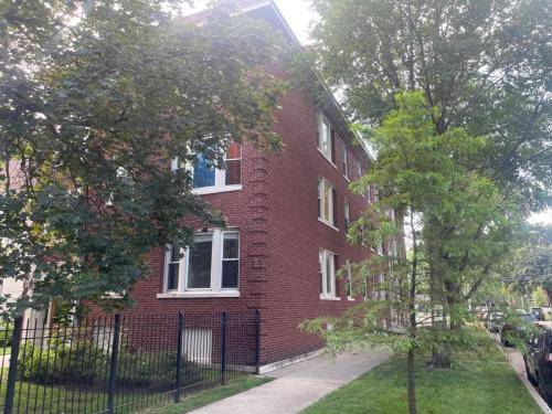 7027 N Damen Unit 1, Chicago, IL 60645