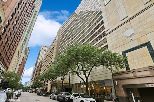 110 E Delaware Unit 1403, Chicago, IL 60611