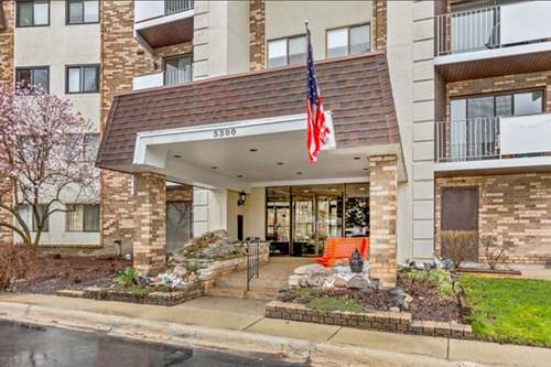 3300 N Carriageway Unit 209, Arlington Heights, IL 60004