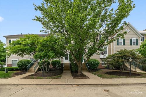 1096 Village Center Unit 6, Aurora, IL 60506