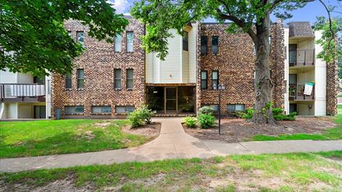 2037 Country Club Unit 4, Woodridge, IL 60517
