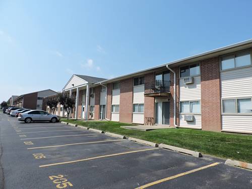 703 E Fullerton Unit 1-110, Glendale Heights, IL 60139