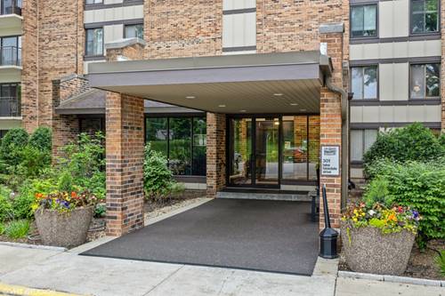 301 Lake Hinsdale Unit 404, Willowbrook, IL 60527