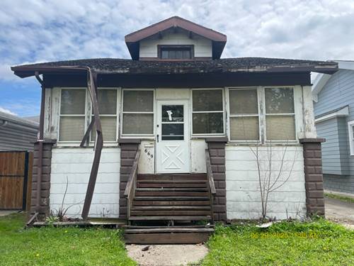 669 Douglas, Calumet City, IL 60409