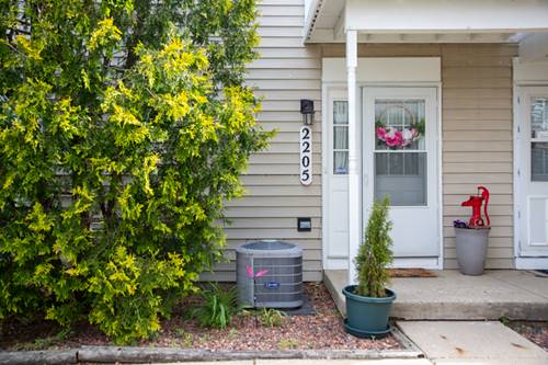2205 Colorado Unit 2205, Elgin, IL 60123