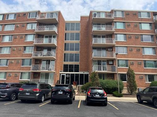 2211 S Highland Unit 4C, Lombard, IL 60148