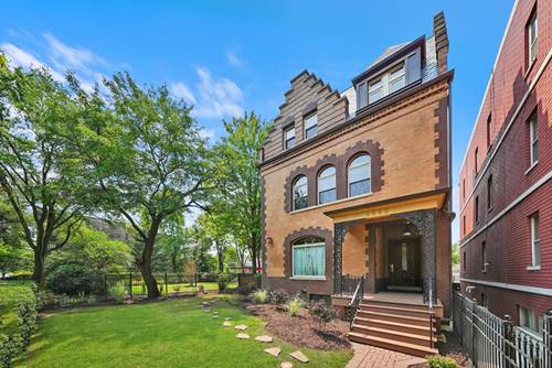 6530 S University, Chicago, IL 60637