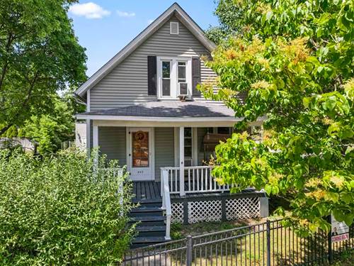 952 Larkin, Elgin, IL 60123