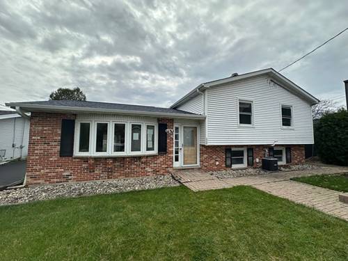 1723 E Grand, Lindenhurst, IL 60046