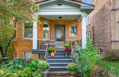 823 S Euclid Unit 1, Oak Park, IL 60304