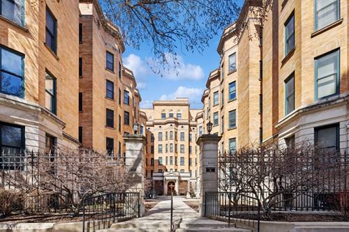 550 W Surf Unit 524, Chicago, IL 60657