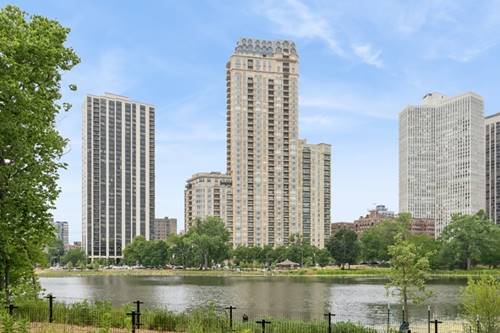 2550 N Lakeview Unit 704, Chicago, IL 60614