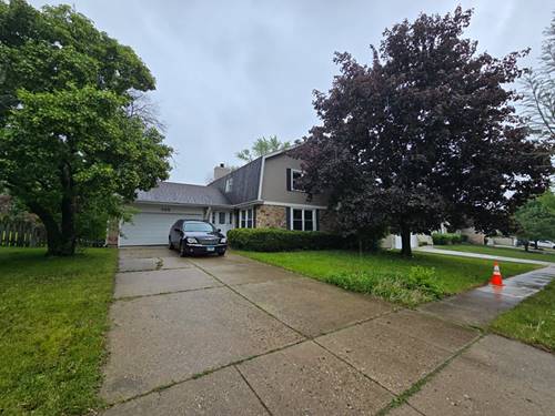 355 Crestwood, Algonquin, IL 60102