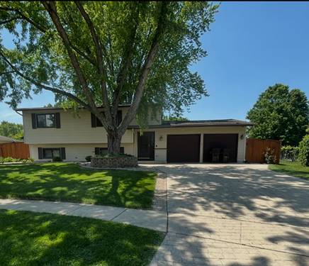 969 Camelot, Crystal Lake, IL 60014