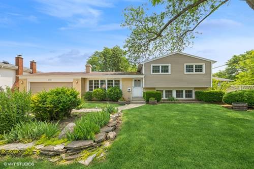 2301 N Williamsburg, Arlington Heights, IL 60004