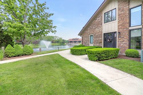 12 Kyle, Willowbrook, IL 60527