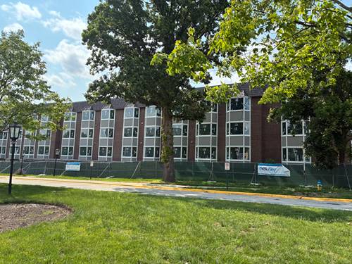 200 Thames Unit 1B, Park Ridge, IL 60068