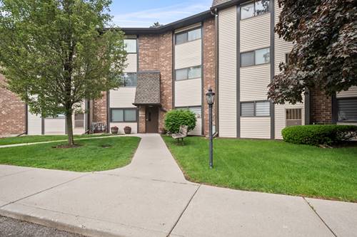 550 Vine Unit 205, Highland Park, IL 60035