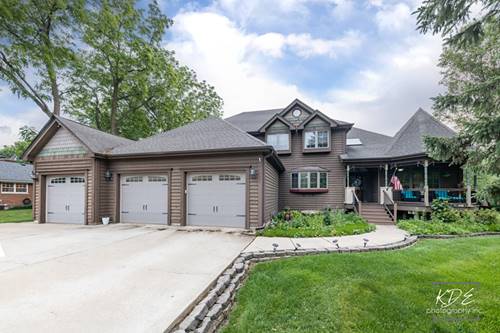 645 St Christopher, Aurora, IL 60506