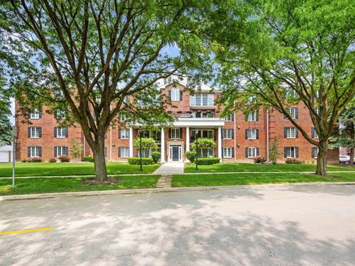 326 Park Unit 21, Clarendon Hills, IL 60514