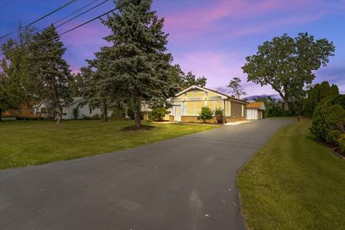 145 N Oakleaf, Addison, IL 60101