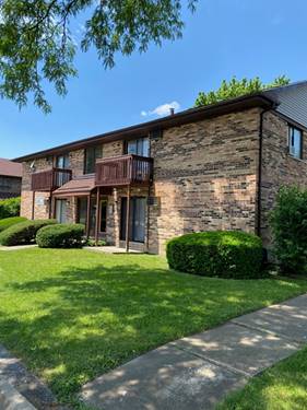 540 Creekwood, Westmont, IL 60559