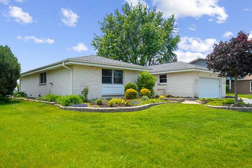 11 E Appletree, Arlington Heights, IL 60004