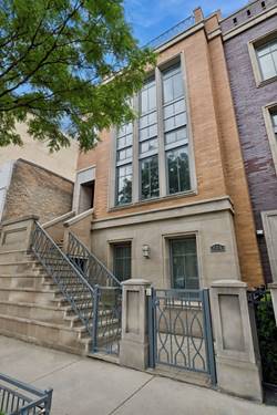 425 W Superior, Chicago, IL 60654
